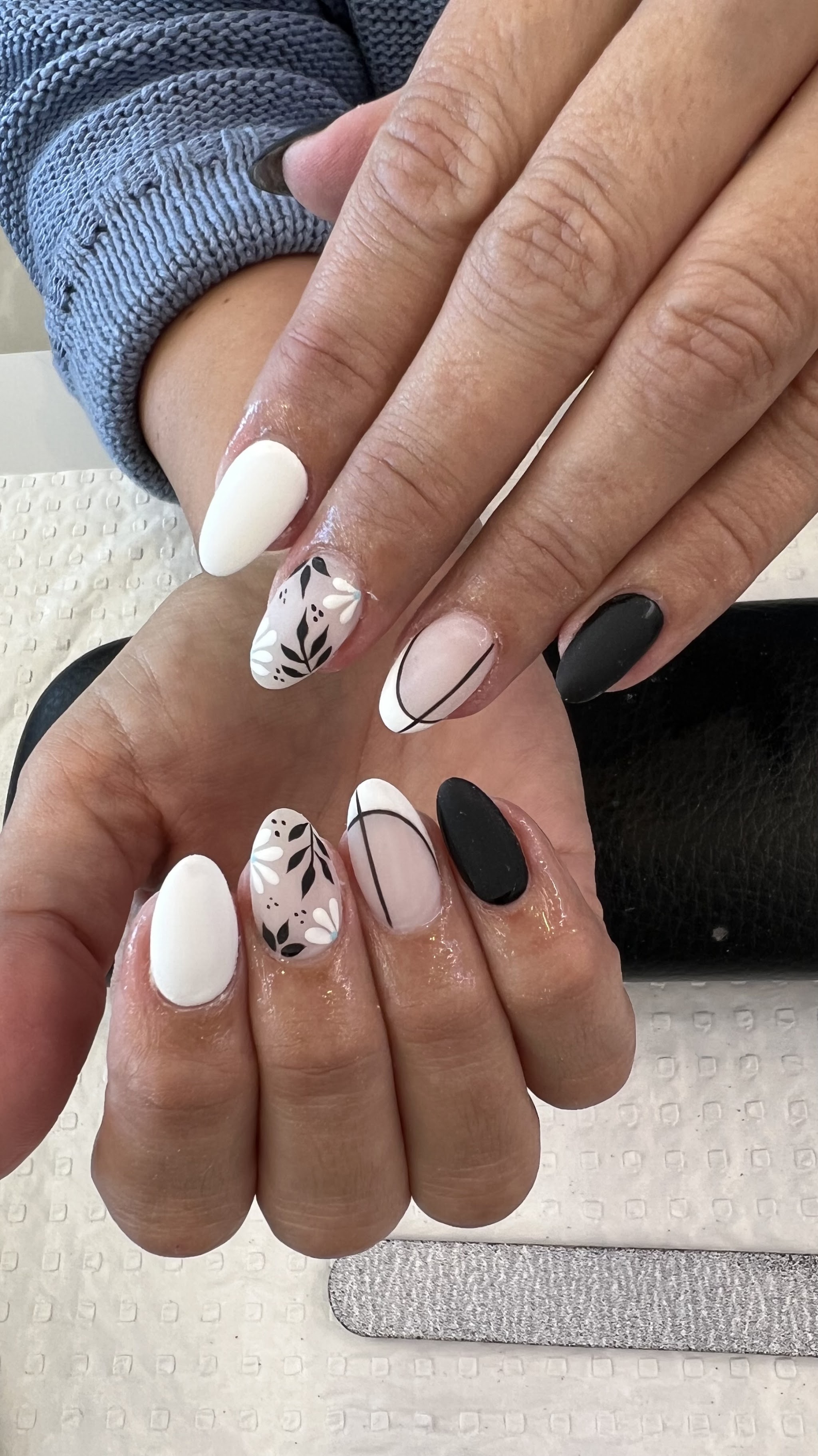 Matte black and white set with fine-line botanical art